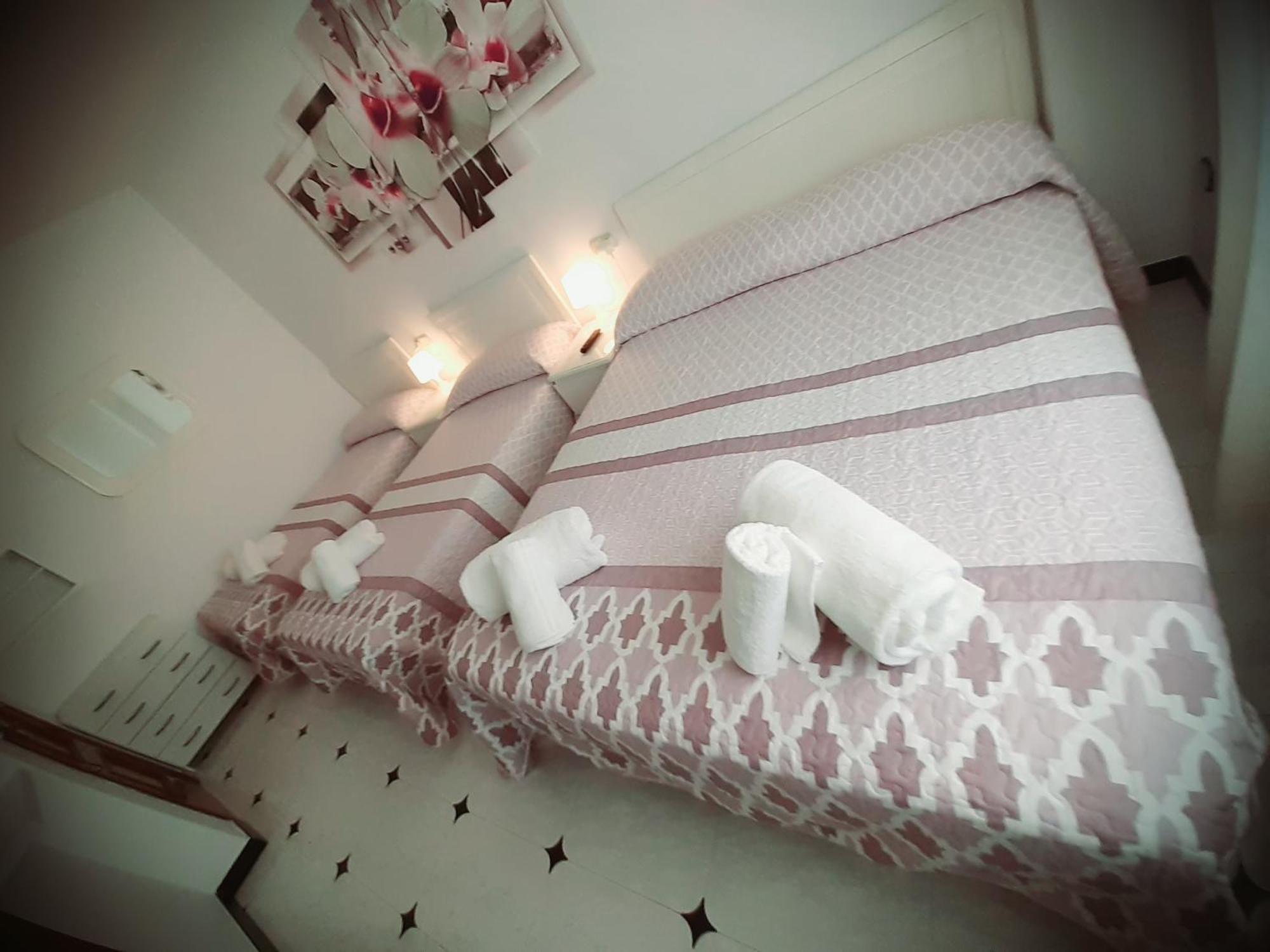 Hostal Kokkola 丰希罗拉 外观 照片