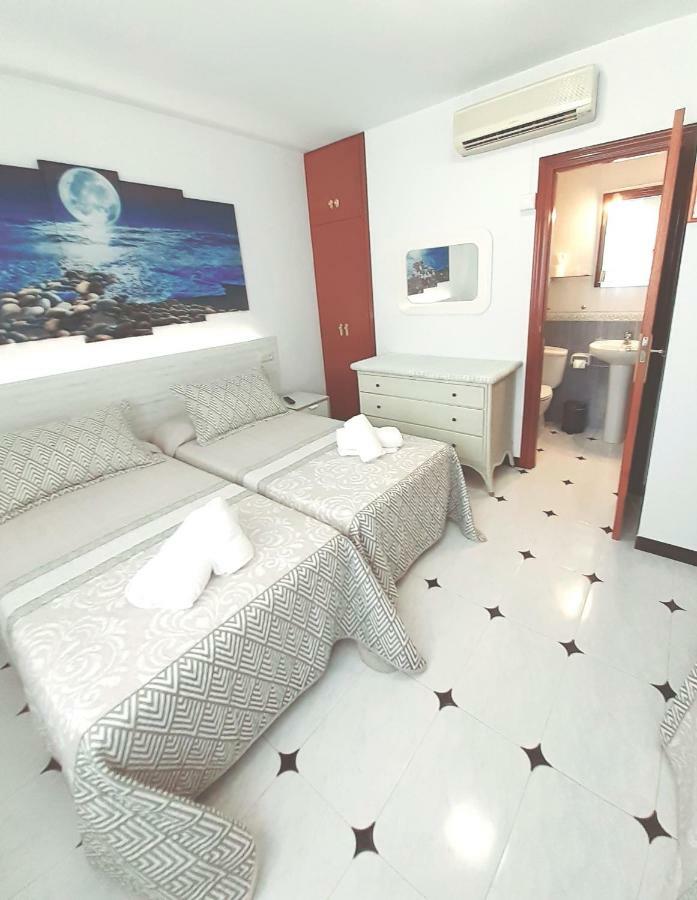 Hostal Kokkola 丰希罗拉 外观 照片