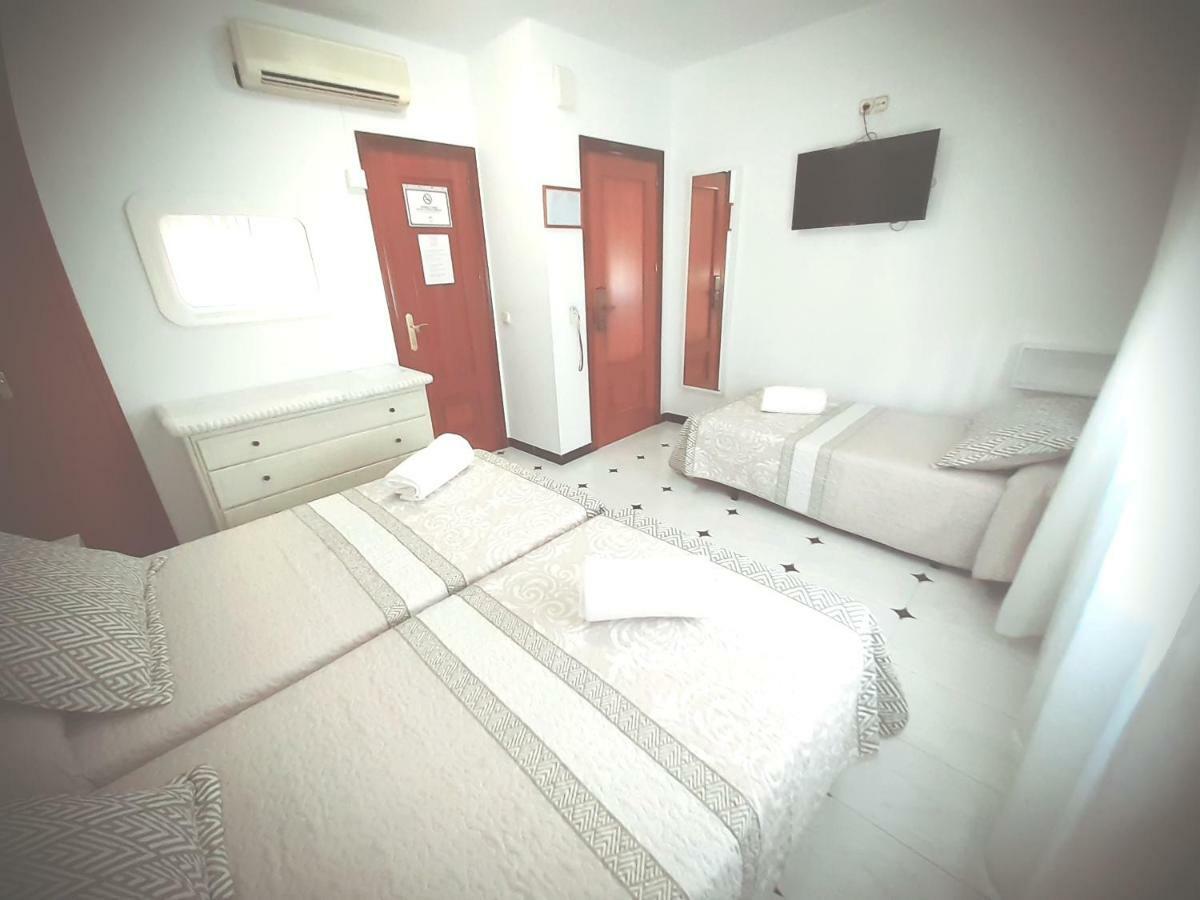 Hostal Kokkola 丰希罗拉 外观 照片