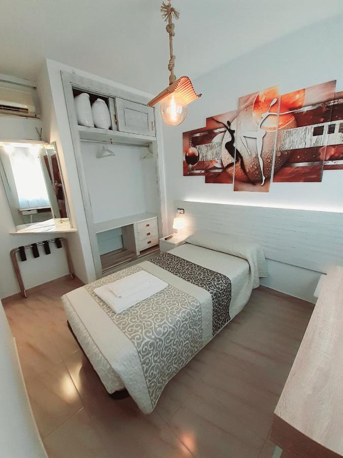 Hostal Kokkola 丰希罗拉 外观 照片