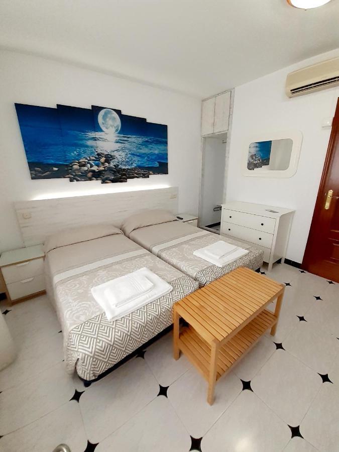 Hostal Kokkola 丰希罗拉 外观 照片